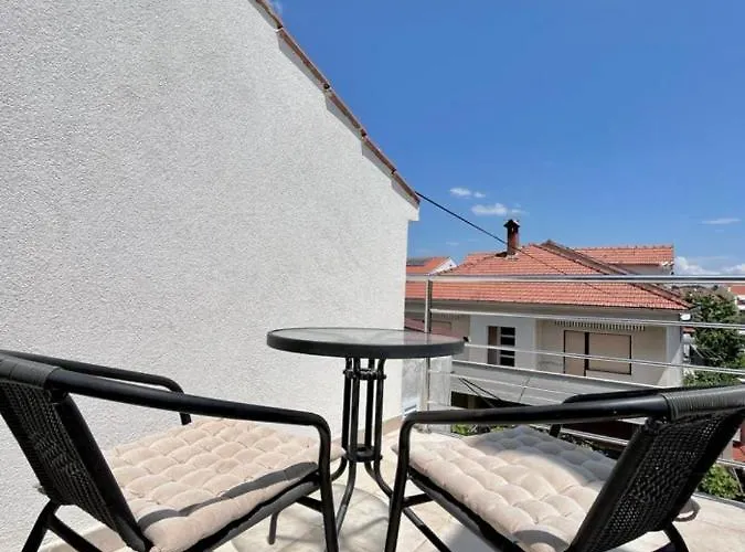 Apartment Lemon Tree