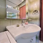 Lemon Tree Apartment *