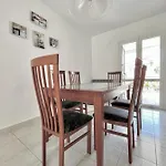Lemon Tree Apartment *